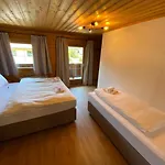Flachau Lodge *