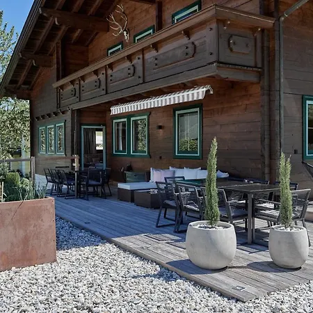 Flachau Lodge * 弗拉绍